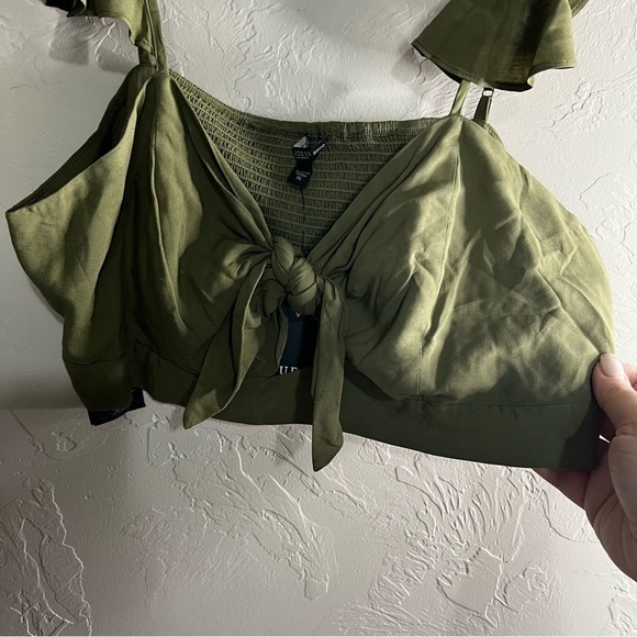 NWT Guess Army Green Charissa Crop Top - Picture 3 of 8